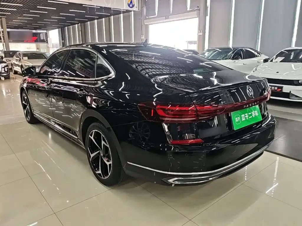 Volkswagen Passat — фото 9