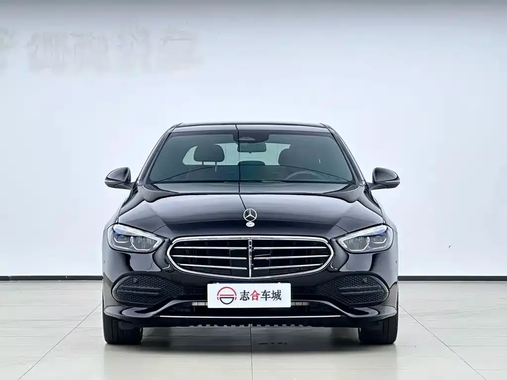Mercedes-Benz C-Class — фото 1