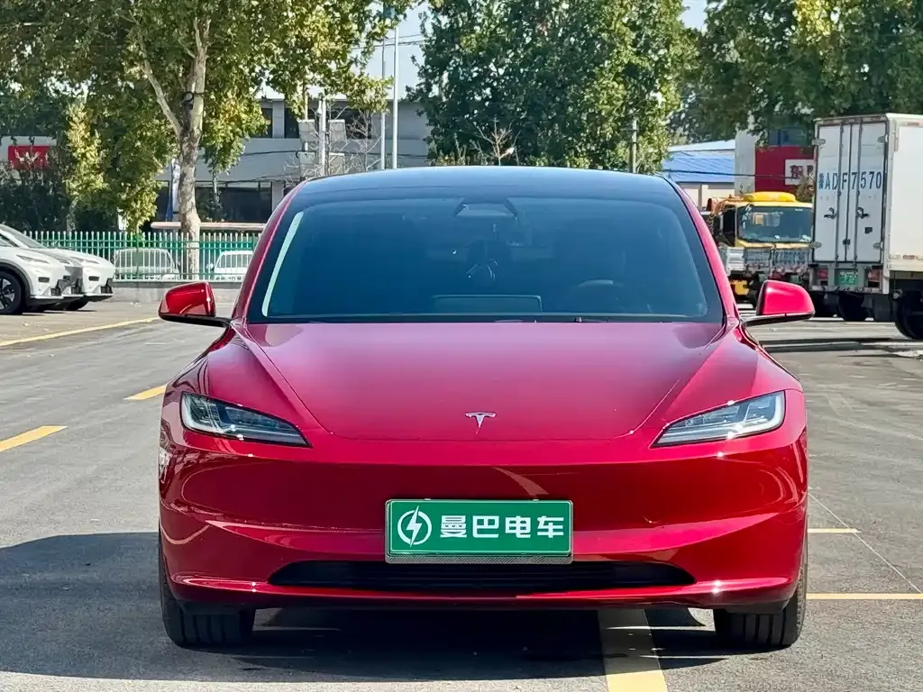 Tesla Model 3 — фото 4