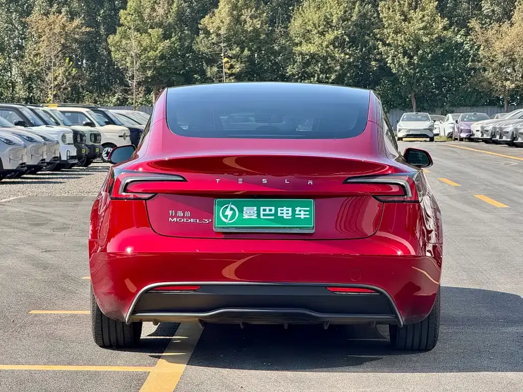 Tesla Model 3 — фото 10