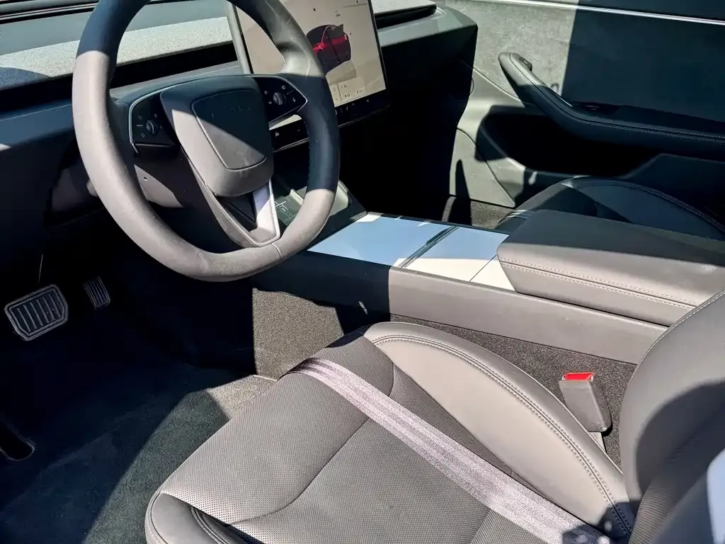 Tesla Model 3 — фото 6