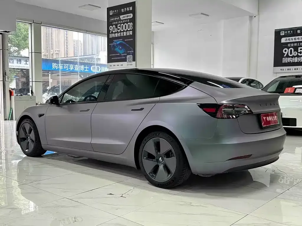 Tesla Model 3 — фото 9