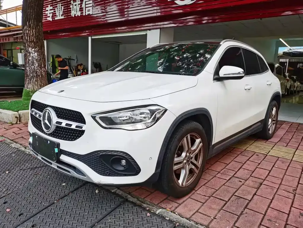 Mercedes-Benz GLA — фото 1