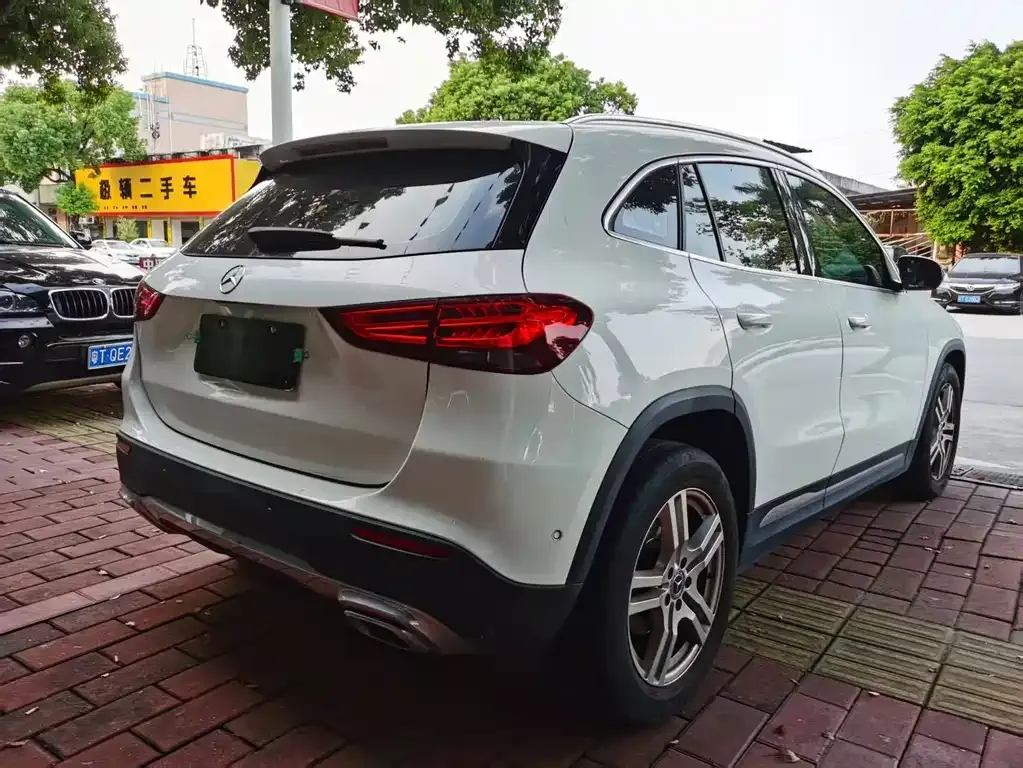 Mercedes-Benz GLA — фото 6