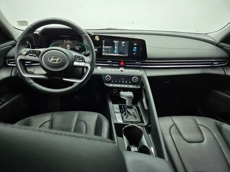 Hyundai AVANTE — фото 3