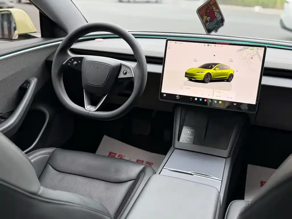Tesla Model 3 — фото 10