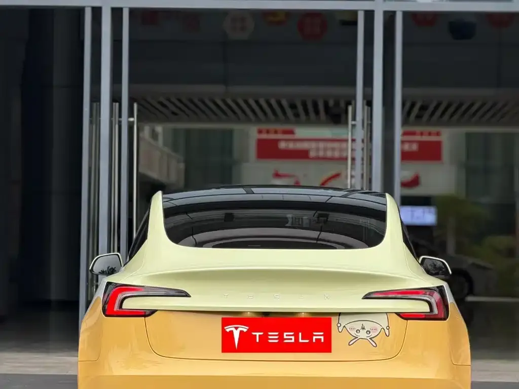 Tesla Model 3 — фото 2