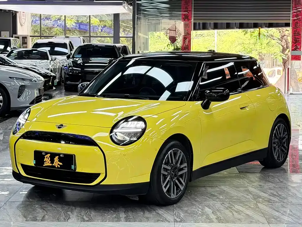 MINI Cooper EV — фото 1