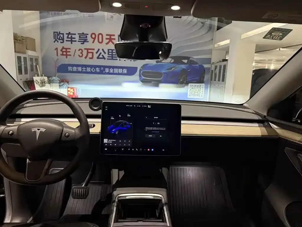 Tesla Model Y — фото 3
