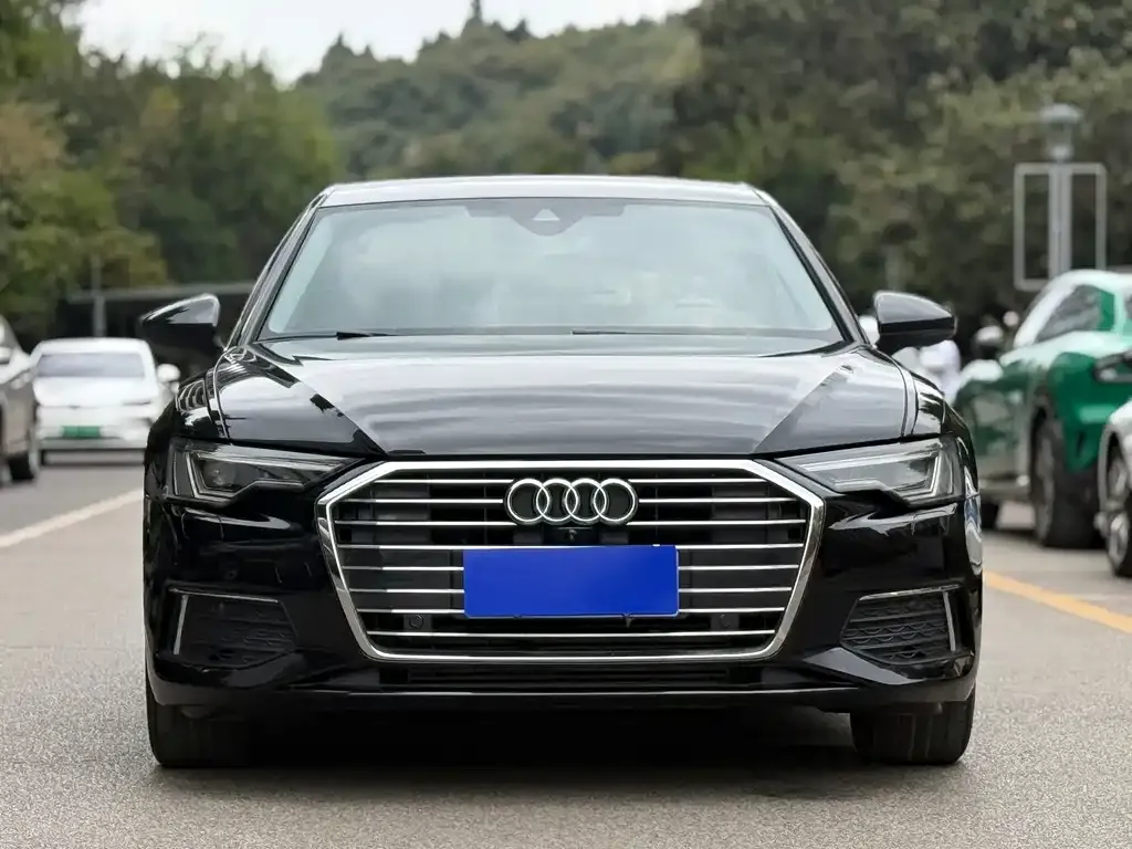 Audi A6L — фото 1