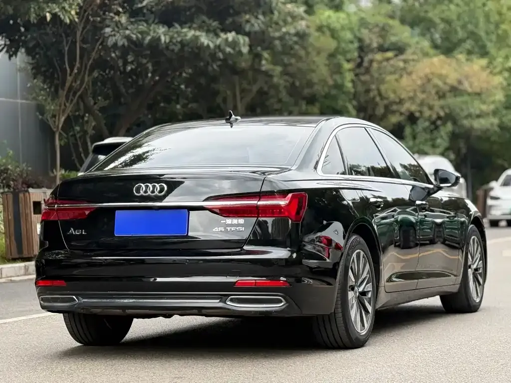 Audi A6L — фото 10