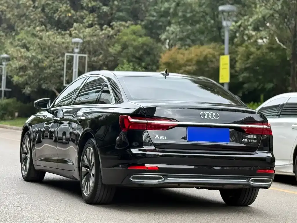 Audi A6L — фото 9
