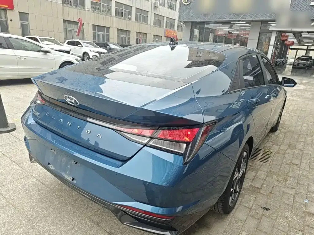 Hyundai Elantra — фото 3