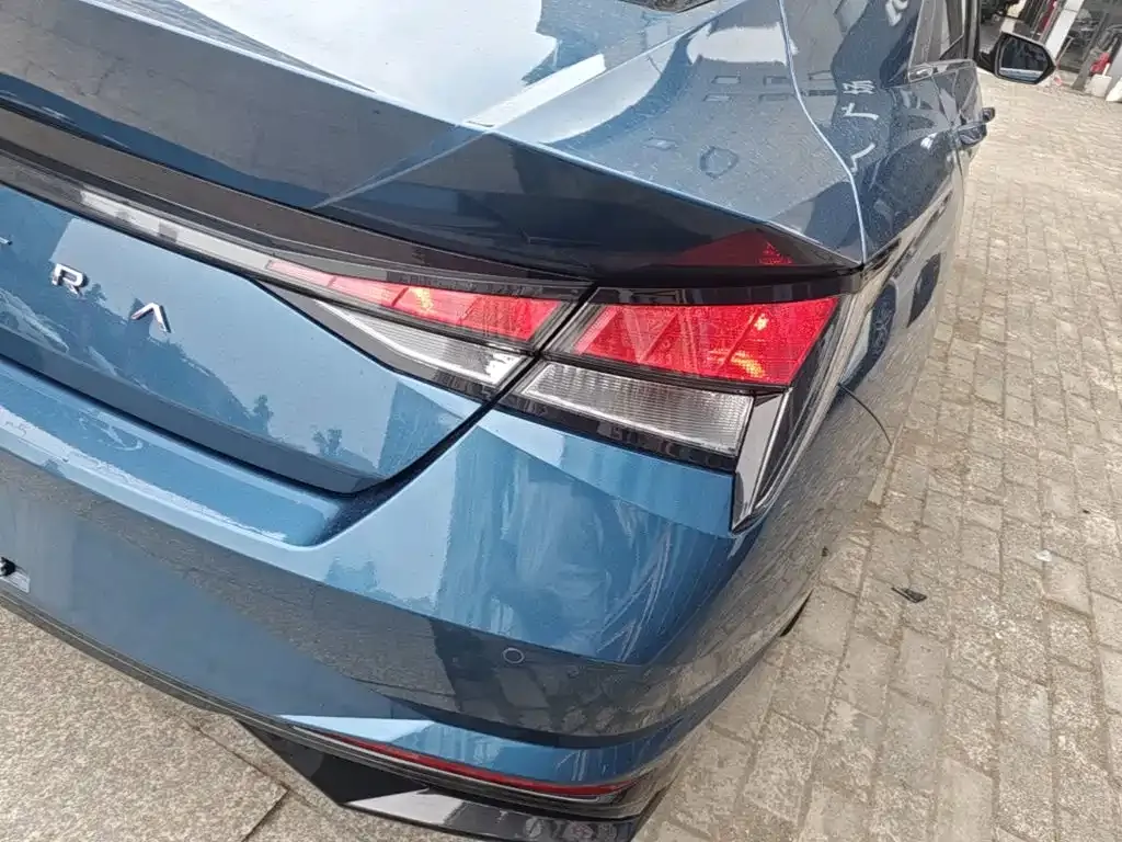 Hyundai Elantra — фото 4