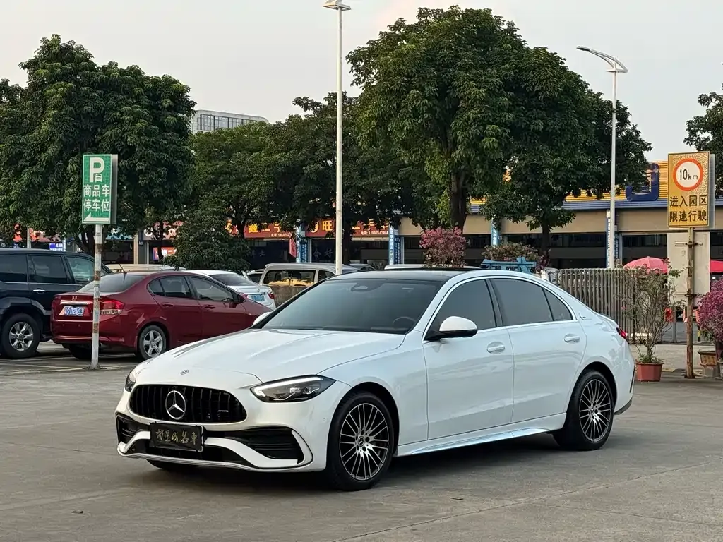 Mercedes-Benz C-Class — фото 1