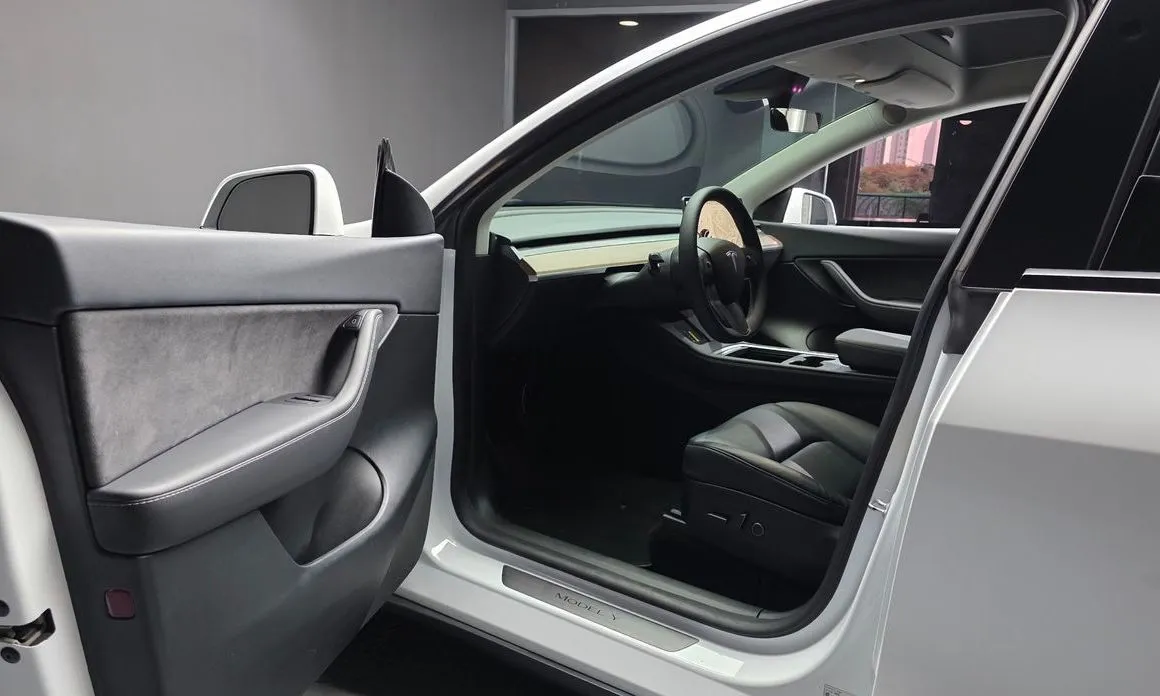 Tesla Model Y — фото 5