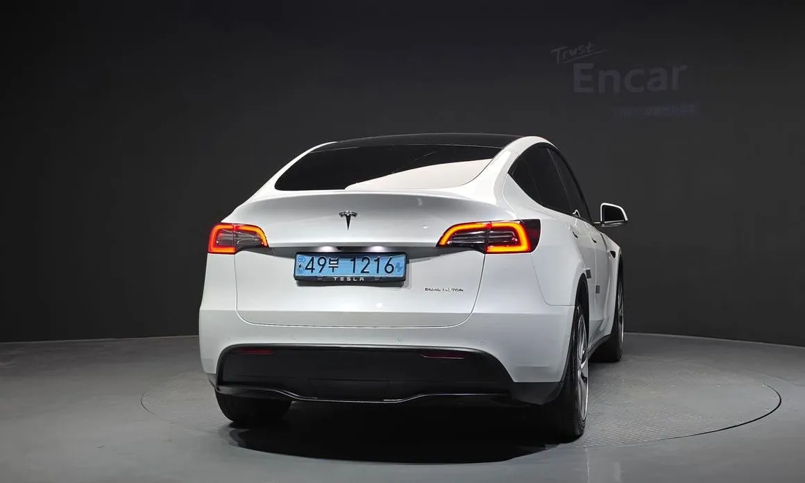Tesla Model Y — фото 9