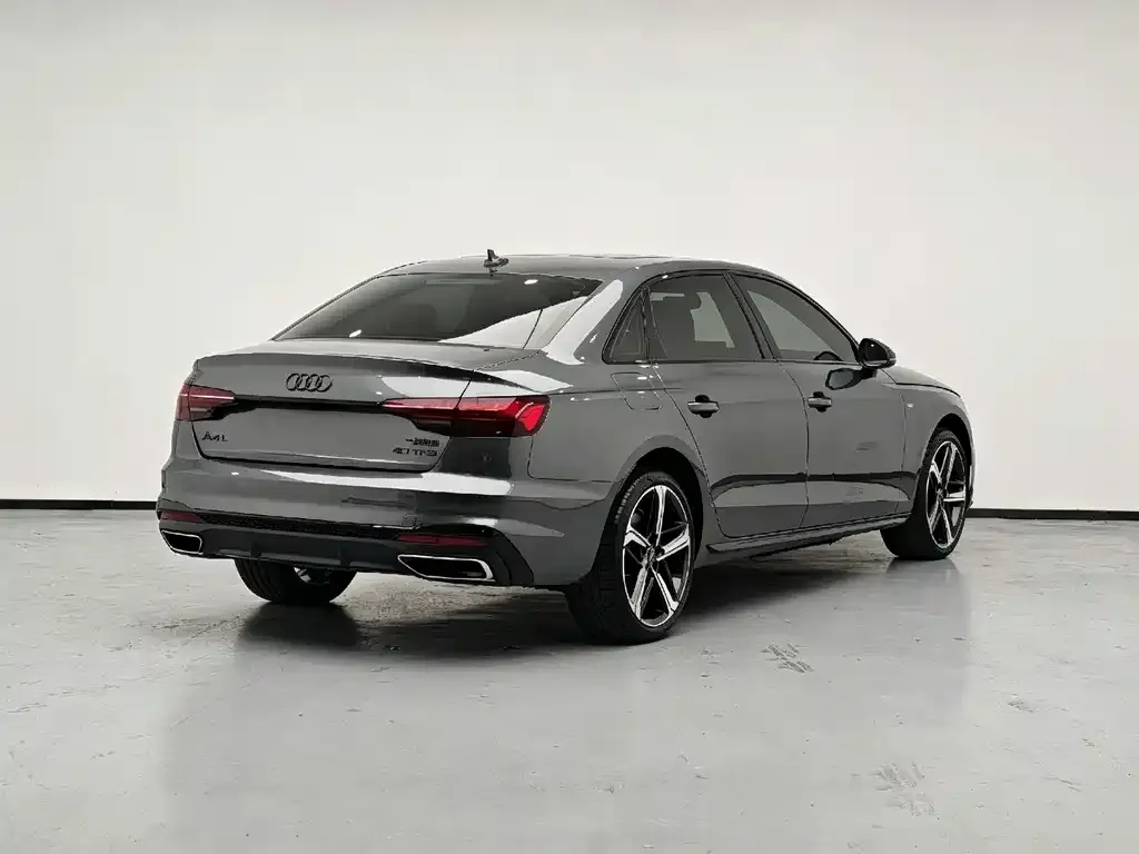 Audi A4L — фото 2