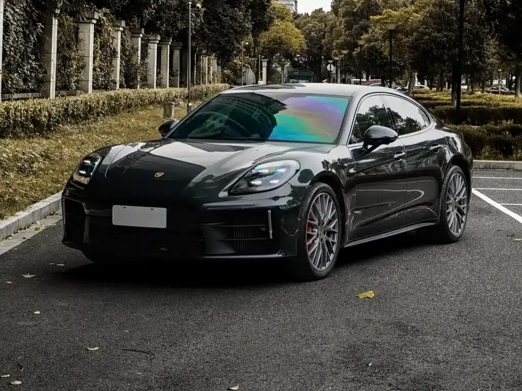 Porsche Panamera — фото 1