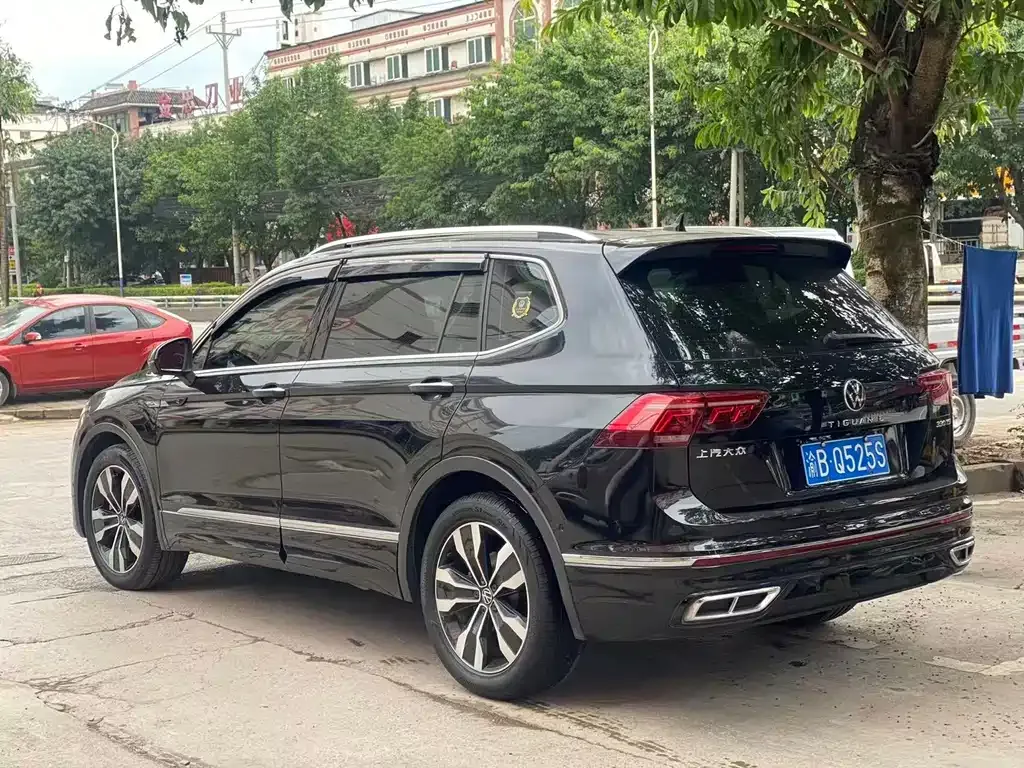 Volkswagen Tiguan L — фото 6