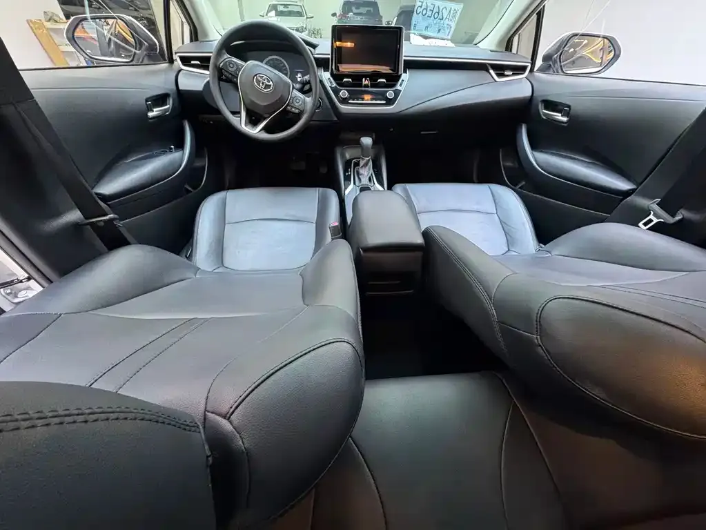 Toyota Corolla — фото 4