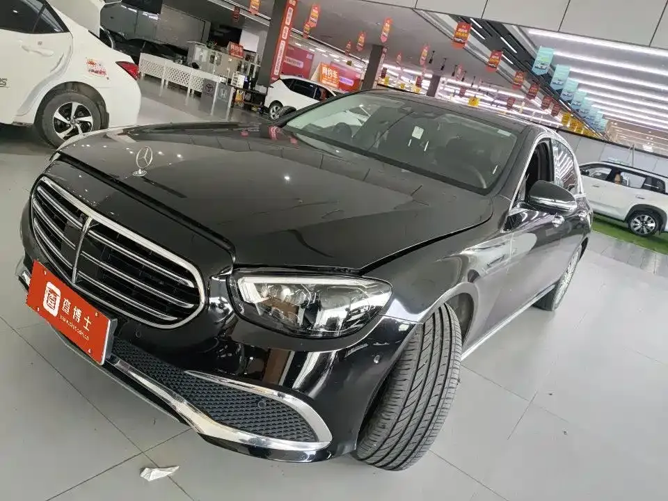 Mercedes-Benz E-Class — фото 1