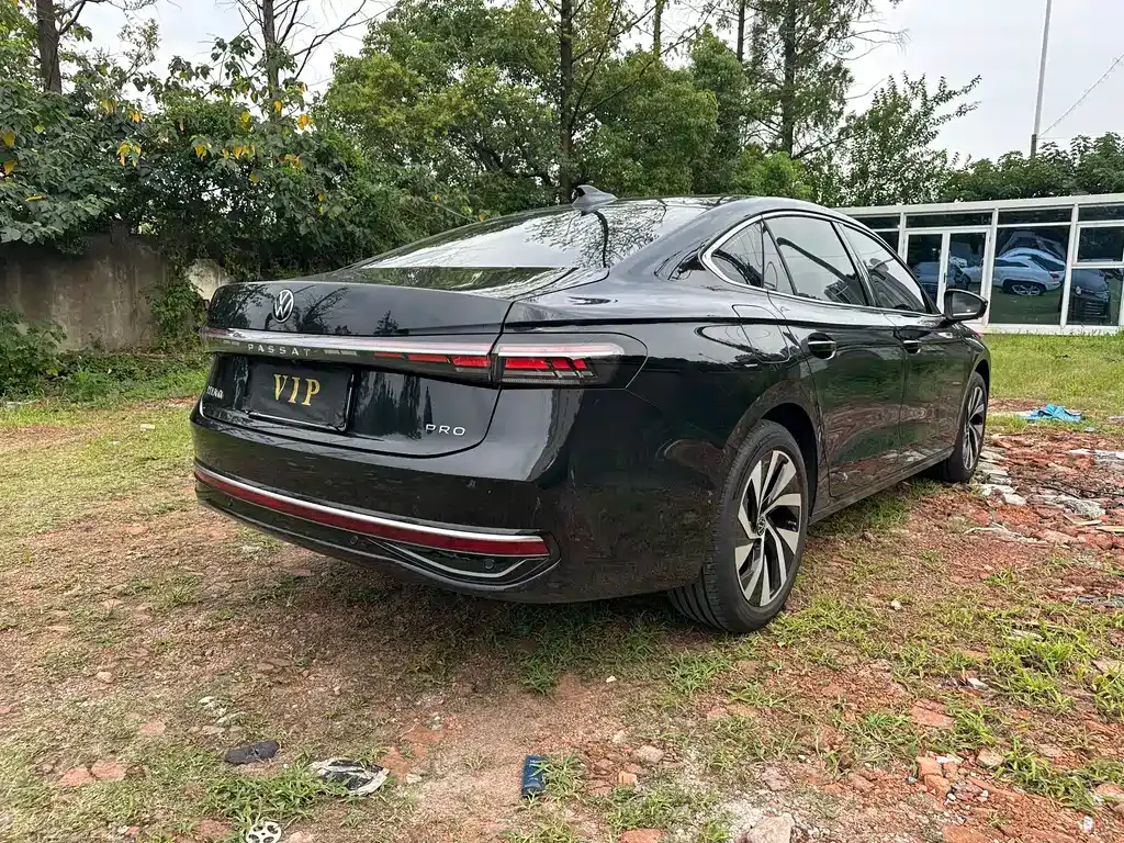 Volkswagen Passat — фото 6