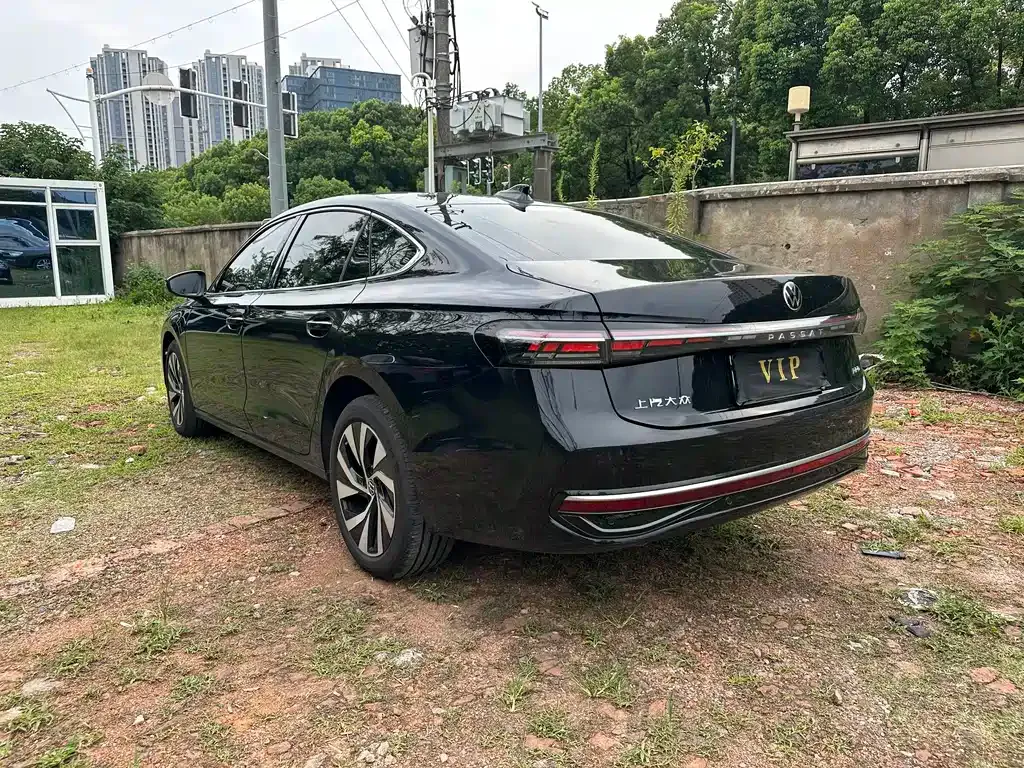 Volkswagen Passat — фото 9