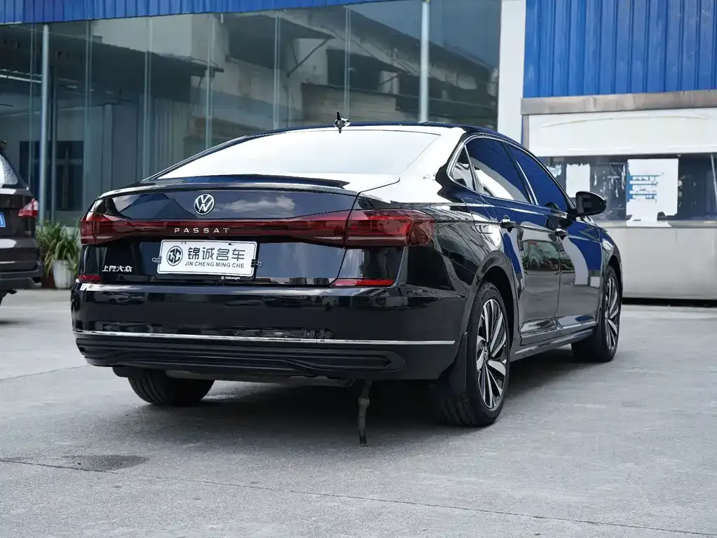 Volkswagen Passat — фото 4
