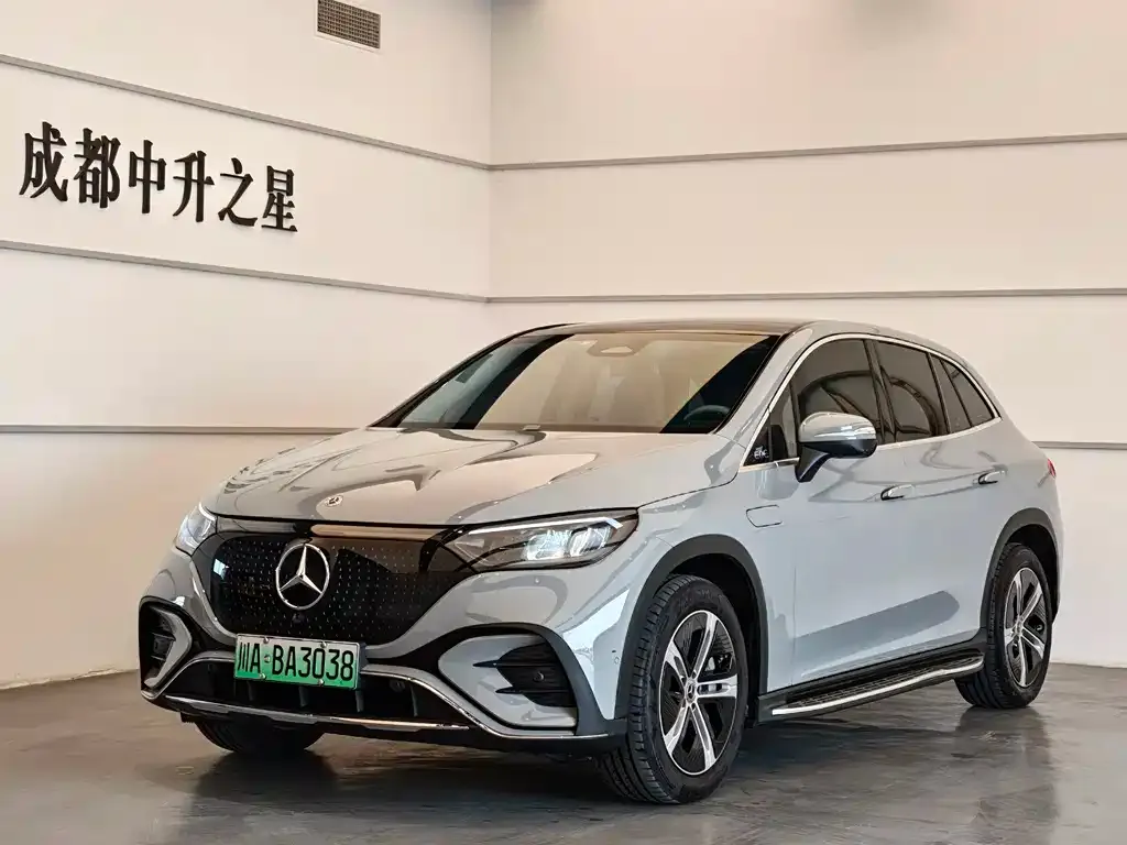 Mercedes-Benz EQE SUV — фото 1