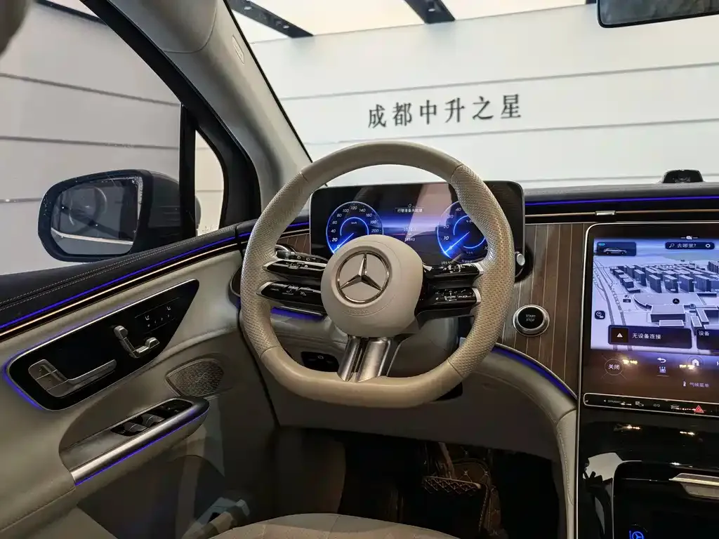 Mercedes-Benz EQE SUV — фото 3
