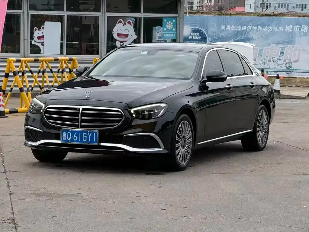 Mercedes-Benz E-Class — фото 1