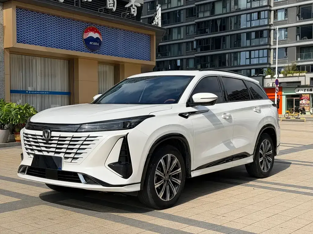 Changan CS75 PLUS — фото 1