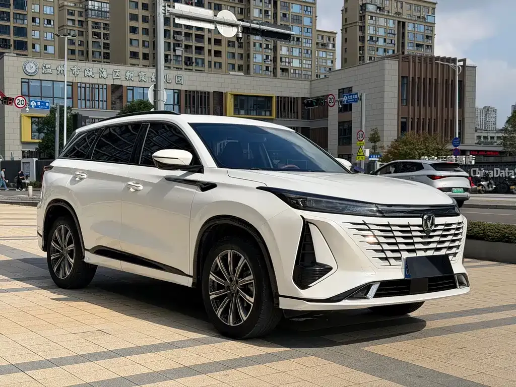 Changan CS75 PLUS — фото 8