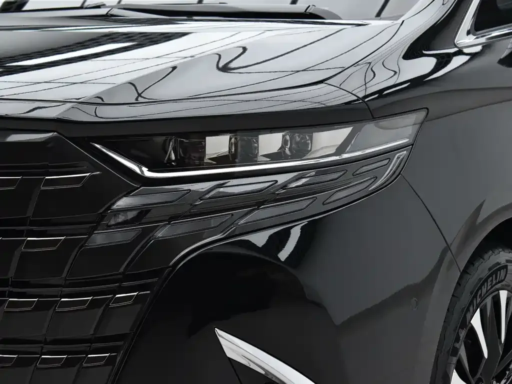 Toyota Alphard — фото 5