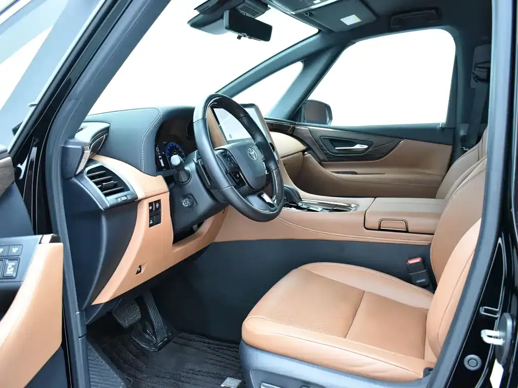 Toyota Alphard — фото 9