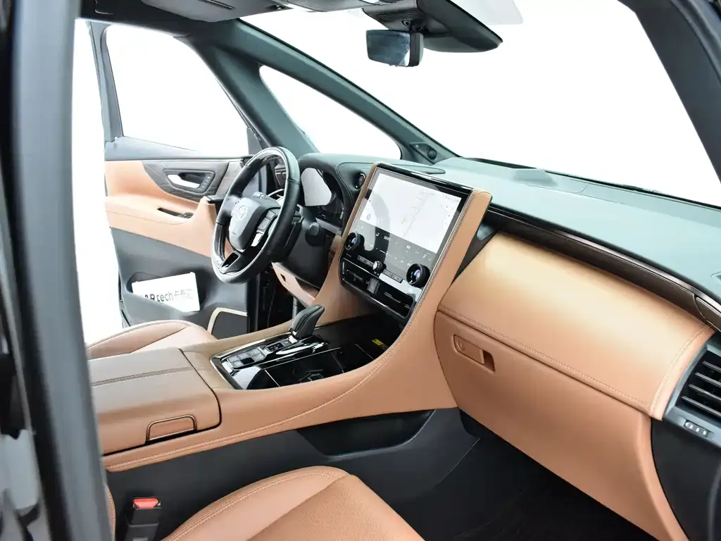 Toyota Alphard — фото 6