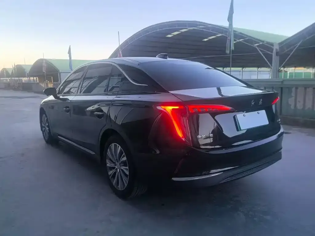 Hongqi E-QM5 — фото 2