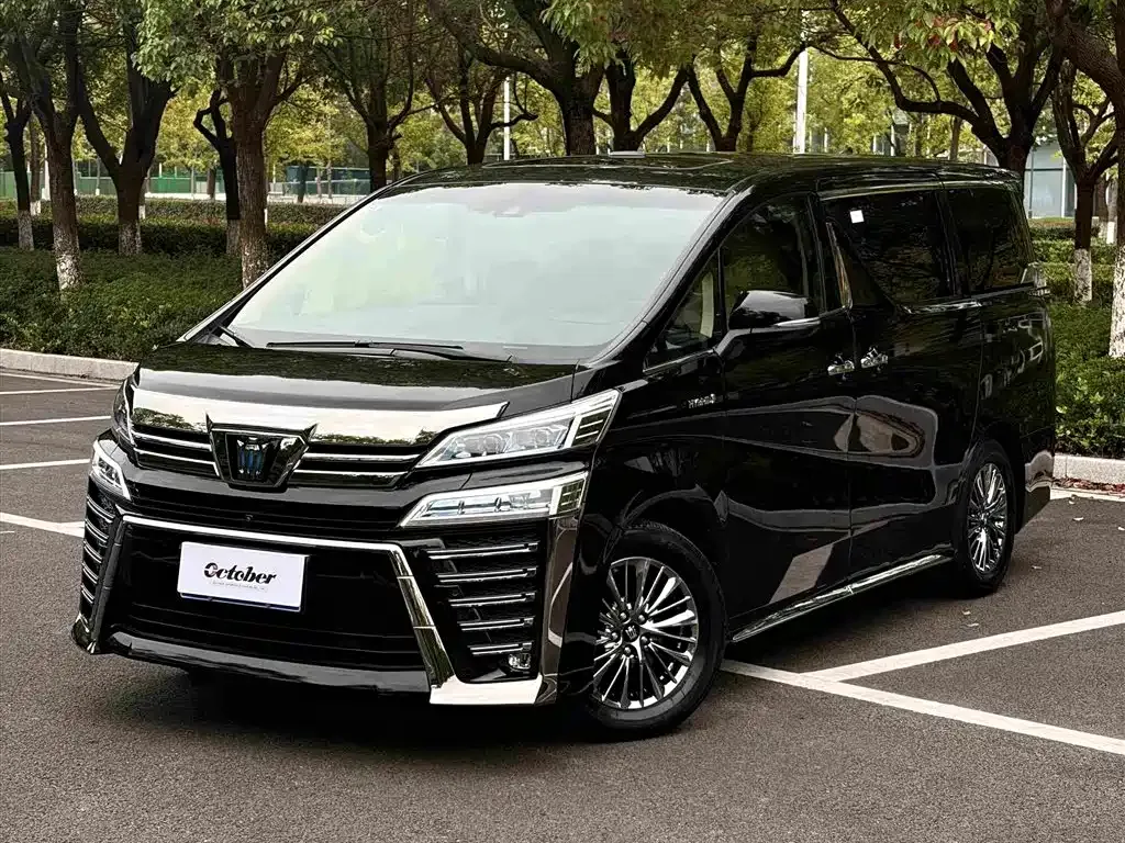 Toyota Vellfire — фото 1