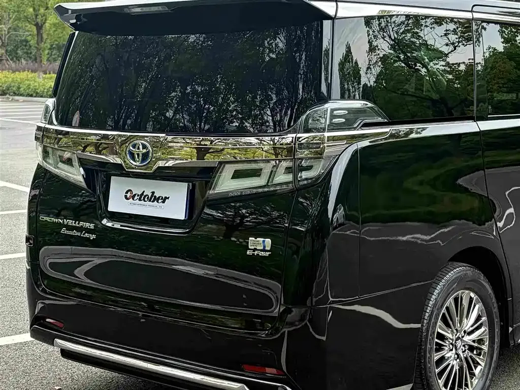 Toyota Vellfire — фото 9