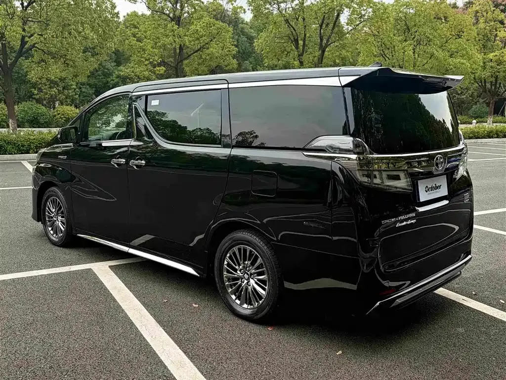 Toyota Vellfire — фото 7