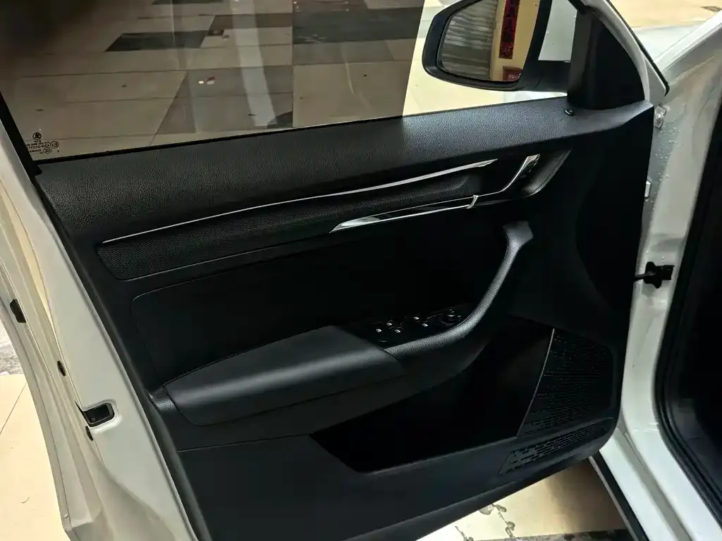 Skoda Kamiq — фото 2