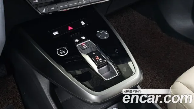 Audi Q4 e-tron — фото 10