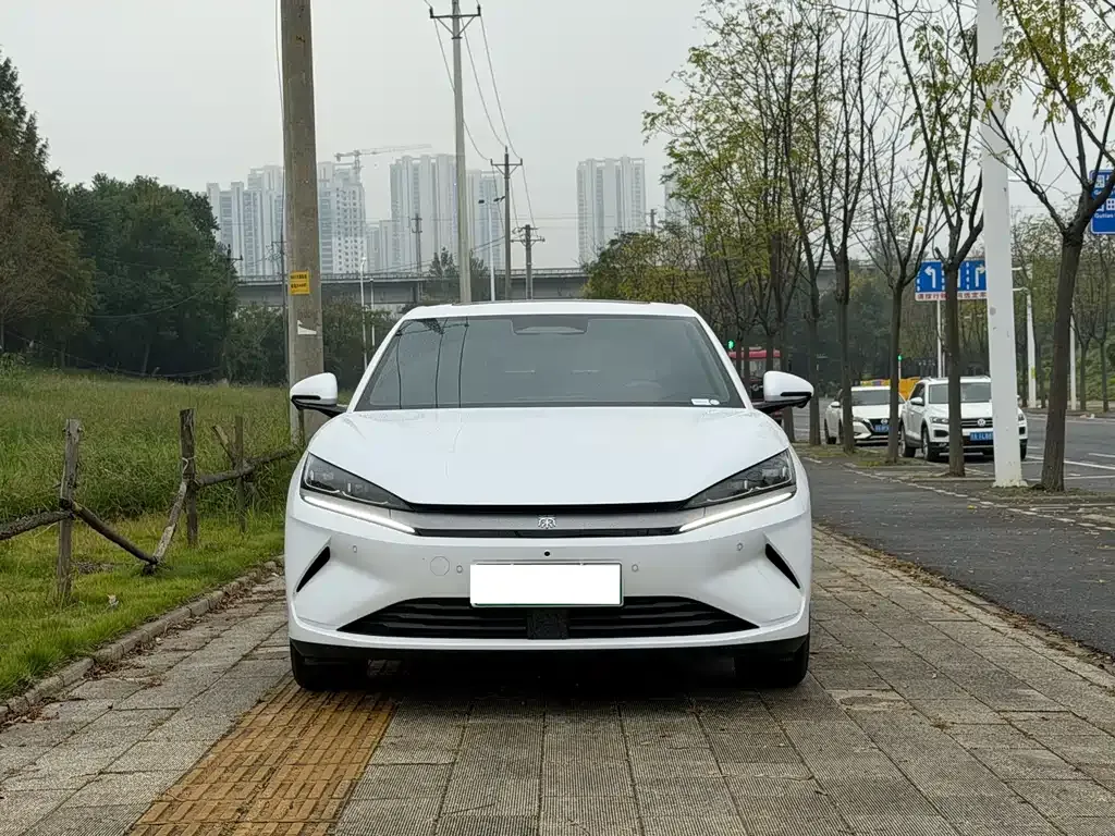BYD Qin L — фото 9