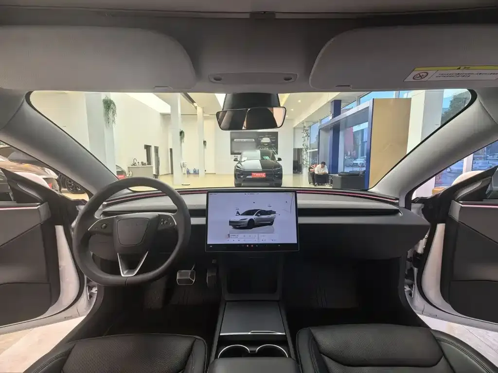 Tesla Model 3 — фото 7
