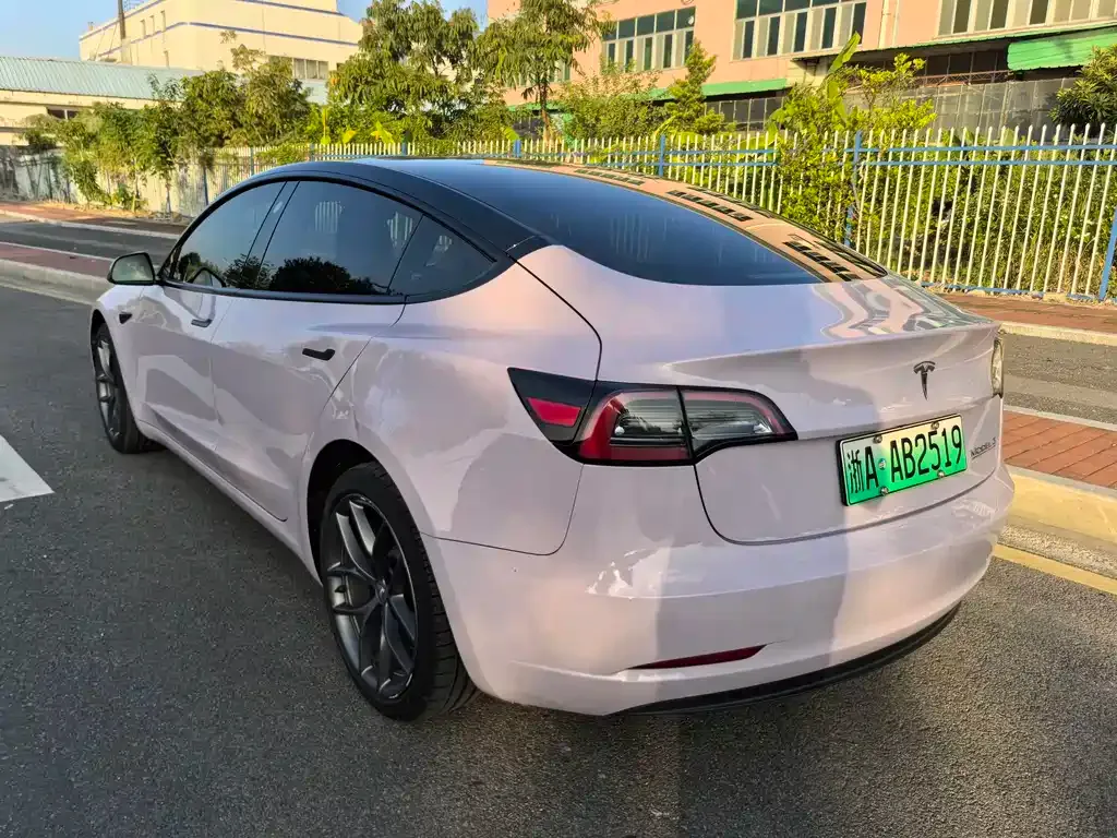 Tesla Model 3 — фото 3