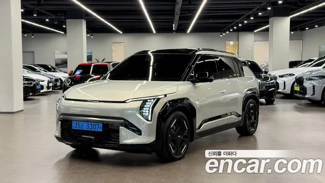 Kia EV3 — фото 1
