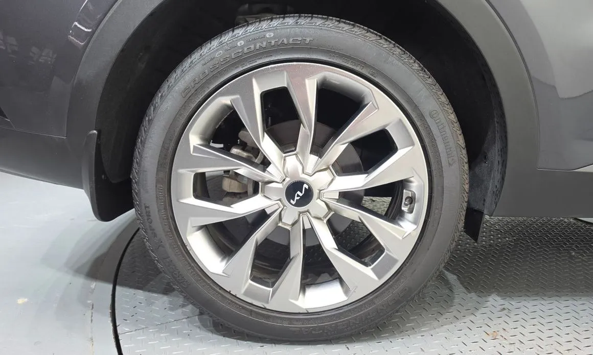 Kia Sorento — фото 7