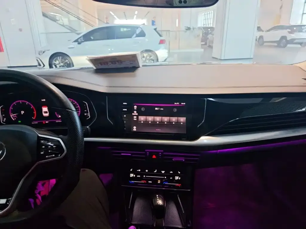 Volkswagen Passat — фото 1