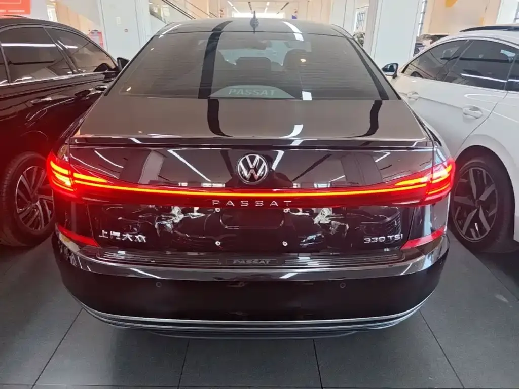 Volkswagen Passat — фото 9